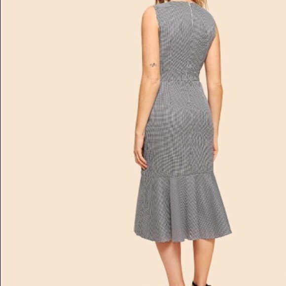 ✨ Ruffle Hem Gingham Button Dress✨ - Picture 4 of 4
